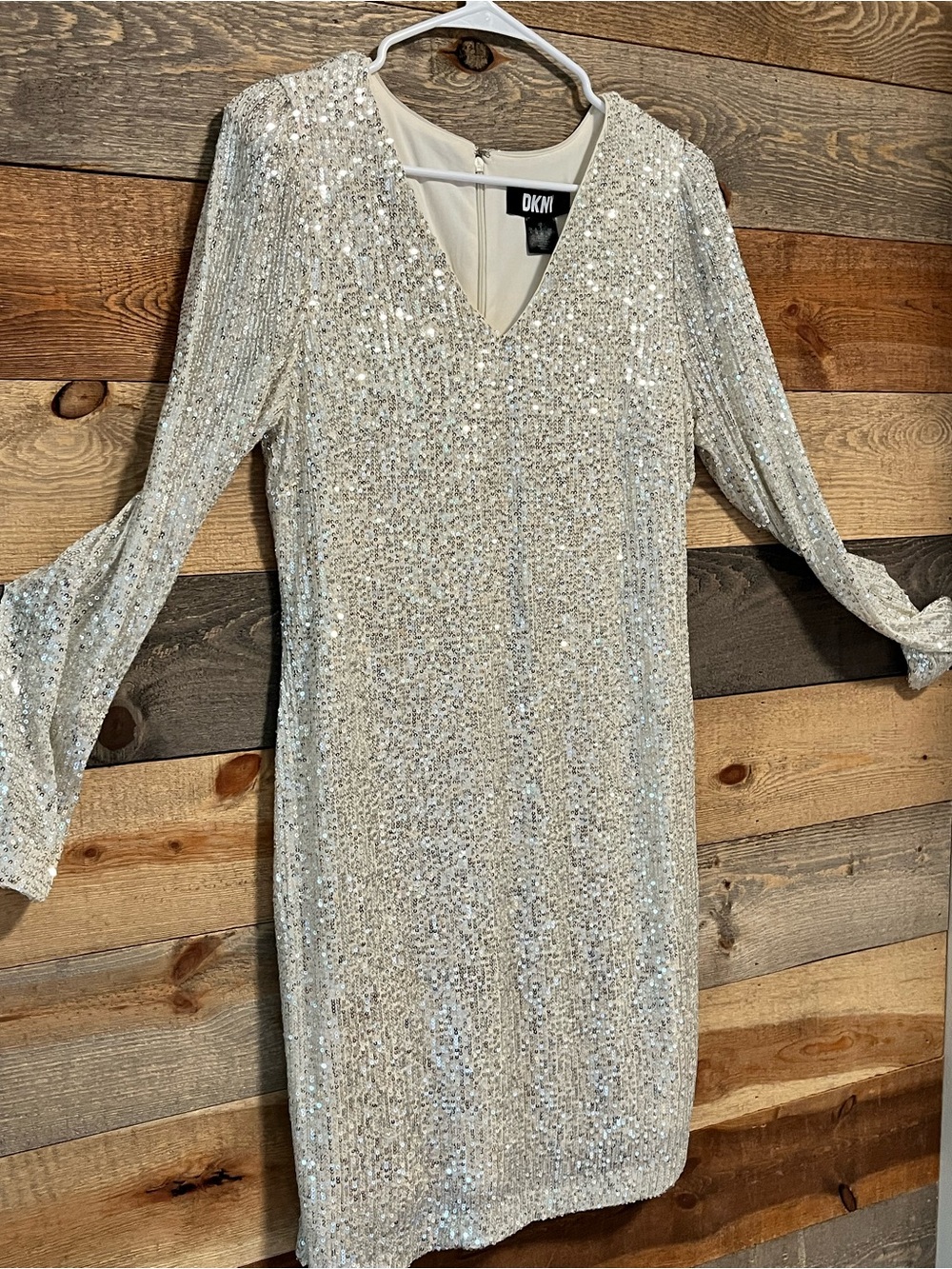 DKNY Silver Sequin Long Sleeve V-Neck Party Dress